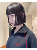 mood感のhair刈り上げショートボブレイヤーワインレッドオレンジ