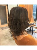 ベージュ