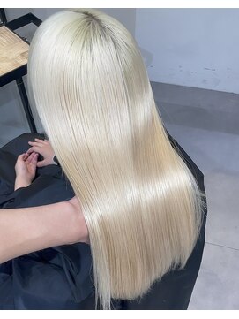 ベレーザ 渋谷(BELEZA) 16051ブリーチ＆ダブルカラー金髪ホワイトブロンドレイヤー