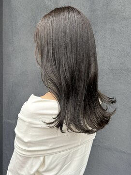 ニュートライズ(NEUTRIZE) オリーブグレージュ/ミディアムレイヤー/似合わせカット/岡山