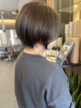 美容室 佐竹の写真/360度どこから見ても美しいシルエット。ボブ~ショートへの大胆チェンジも、卓越した技術で理想以上に。