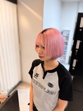 パ ドゥ プロン(Pas de plan) ブリーチ×ピンクカラーのミニボブ
