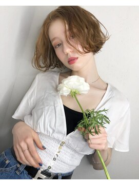 ラグナ(LAGUNA) ショートボブ×ベージュ