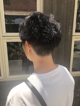 アンプレヴーアジュテ(Impre'vu ajoute) メンズツーブロックスタイル