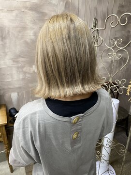 モニュメント(Monument) ホワイトミルクティーカラー