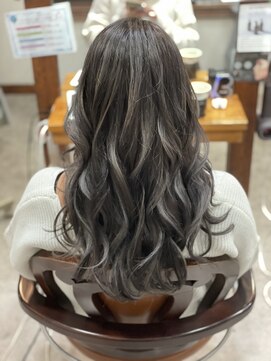 ヤソ(yaso) スジ感バレイヤージュ  巻き! 春はおしゃれに!