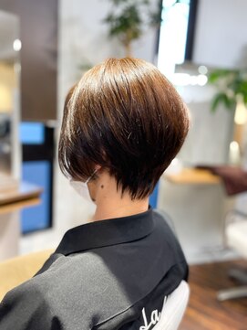 アトリエアルシュ(atelier ARCHE) 大人ショートボブ,小顔,ひし形ショートボブ,後頭部ボリューム