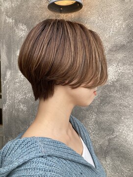 ビーヒアナウ 金沢県庁店(BE HERE NOW) 大人デザインカラー☆ハンサムショート