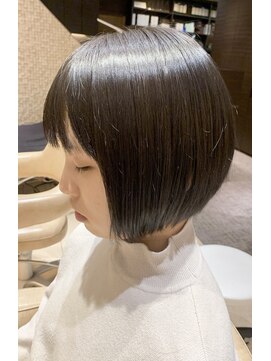 アンチェ(Anche) 前下がりボブ