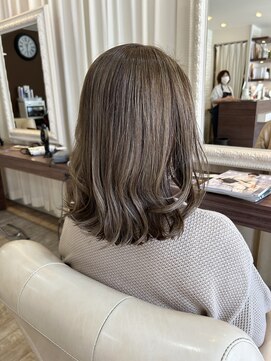 ヘアデザインスペース イチエ(hair design space i chi e) 立体感◎外国人風ハイライトでつくるおとなのハイトーンカラー