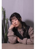 タイトな大人ツインテール