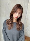 小顔似合わせカットフェミニンロングレイヤーラテカラー