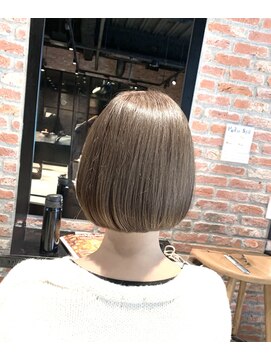 オーガニック アトリエ 大宮(organic+atelier) ブリーチなし大人可愛いマロンブラウン似合わせ耳かけボブ