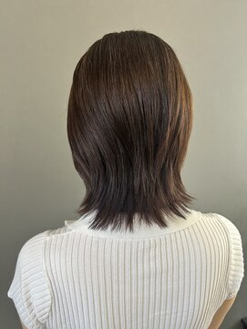 ココカラヘアー ニコ(cococara hair nico) ウルフレイヤー/くびれボブ/明るい白髪染め/グレイカラー