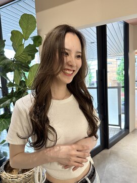 ロンドウェグ(RONND weg) 透明感マシマシオリーブベージュ