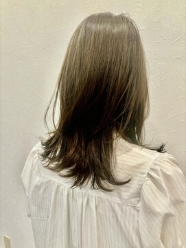 ラテ アトリエ(latte atelier) 大人可愛い/オリーブグレージュ/レイヤーカット