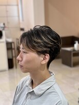 グラーツィェドゥーエ(GRAZIE due)&nbsp;ショートセンターパート/フェザーパーマ風