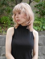 ランプ 代官山(the lamp)&nbsp;ホワイトブロンドブリーチカラーミディアムレイヤースタイル