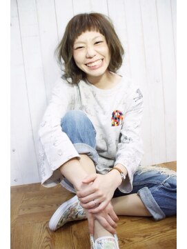 ディー(dee) dee ショートボブ×ブルージュ