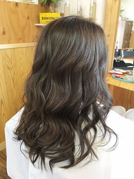 ララテラス(LaLa Terrace) LaLa Terrace流~プラチナスモーキーアッシュ×外国人風ウェーブ