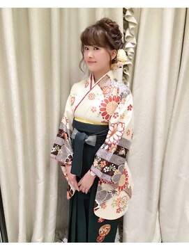 ラウレア(Laule'a) お洒落な卒業袴パーティヘアセット