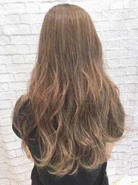 ミーティア バイ クアトロ(Meteor By QUATRO) 大人可愛いくすみブラウン