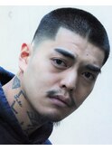 フェードカットストリート黒髪ボウズ