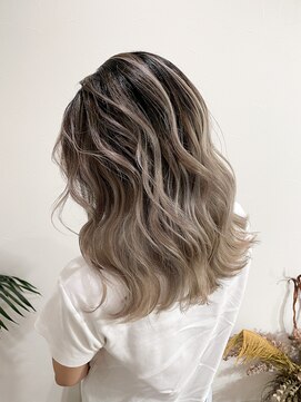 キュー(cue) 【cue】コントラスト×ホワイトベージュバレ