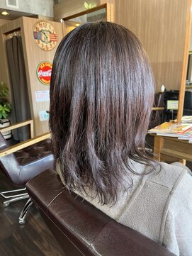 ニカ(NIKA) ルーズな毛先が可愛いミディアム