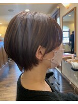 ボブビッシュ 東温店 耳かけショートボブ