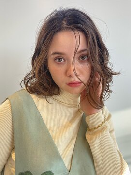 リノショアーズ ショウナン 辻堂店(RinoShores SHONAN) ウェーブミディ/イヤリングカラー/ミルクティーベージュ大人美人