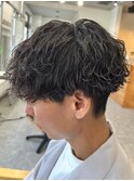 緩め波巻きスパイラルパーマシャドウパーマメンズマッシュウルフ