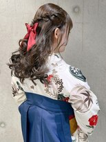 アンド アノン(and anon)&nbsp;和装ヘア ハーフアップ 袴 ヘアアレンジ 三つ編み リボン
