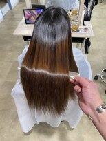アンジュベイナハ (Ange Bay NAHA) 髪質を見極めてつくる、自然な艶髪ストレート
