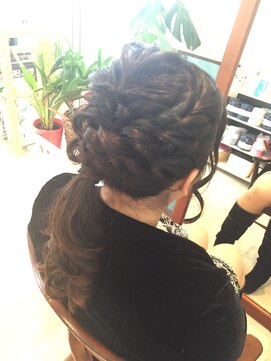 ロカット サロン(Roquat Salon) ローポニーテールアレンジ【ヘアセット　立川/立川南/浴衣/袴】