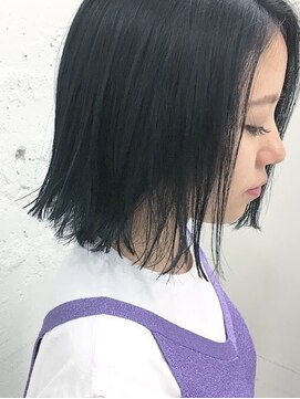 ブルーフェーセス 表参道(blue faces) 『bluefaces』　スモーキーネイビーグレー×切りっぱなしボブ