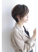 軽い質感の大人可愛いショートヘア【middle】丸岡奈央