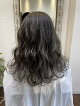 メレット(Meret) 大人クールグレージュカラー