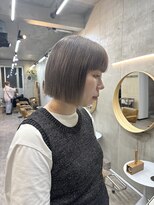 ソルトウォーター(SALT WATER) グレージュカラー ミニボブ ブリーチあり