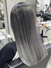 ラック(LUCK)&nbsp;シルバーバレイヤージュ/船橋/くすみベージュ/細めハイライト