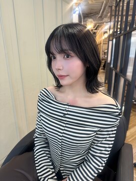 アリスバイアフロート 自由が丘(ALICe by AFLOAT) グレーオリーブくびれレイヤー外ハネボブミディアム