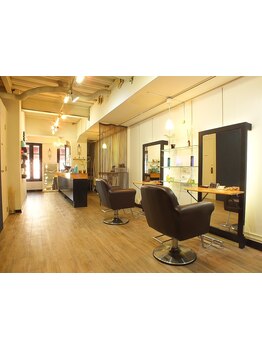 【こだわり派の大人女性も納得】毛先まで潤い溢れる艶髪へ♪貴方の髪の状態に合わせた施術をご提案。