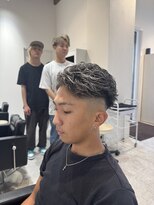 ルーストデラックス 京都河原町三条(ROOST dx)&nbsp;ホワイトメッシュ×極道パーマ