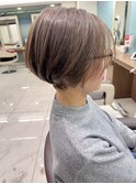白髪ボカシカラーのショートボブ