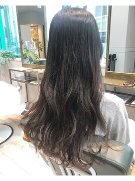 アトリエ タキ(atelier.taki) ニュアンスエアリーロング＊