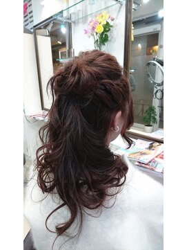 ヘアーサロンウェスト(Hair Salon West) ハーフアップ