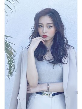 ジーナ 西荻窪(Zina) センターパート暗髪ゆるウェーブロング