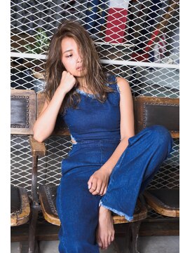 ミエル ヘア 新宿(miel hair) 〈mielhair新宿〉抜け感おしゃれセミディ