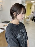 【ショートボブ×グレージュ】