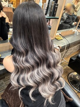 ラピス 横浜(Lapis) アッシュシルバーブリーチカラー髪質改善シールエクステ